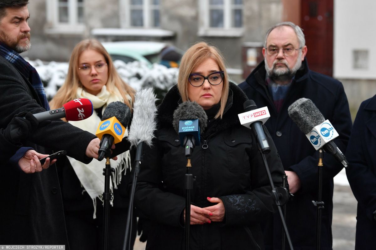 Konferencja prasowa ws. aktu oskarżenia dla Stefana W. - zabójcy Pawła Adamowicza. Nz. Antonina, Magdalena i Piotr Adamowicz 