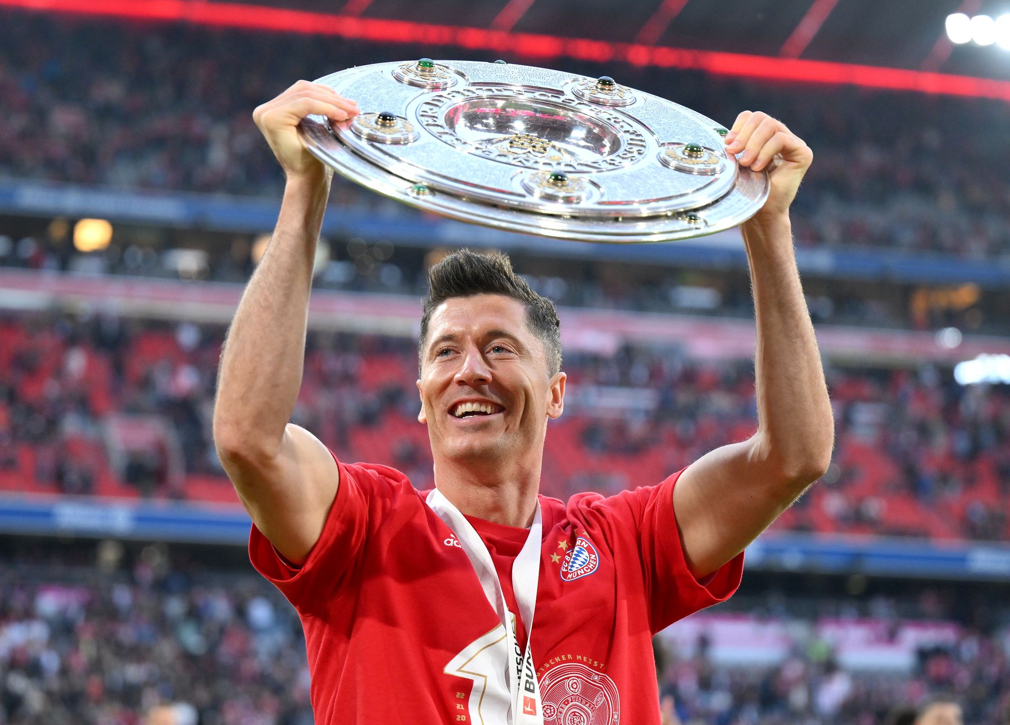 Robert Lewandowski świętuje nowy tytuł wraz z Anią i córkami. Uroczo? 