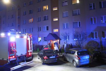 Zadymienie w bloku w Tarnobrzegu, cały pluton straży pożarnej w akcji. Co się wydarzyło?