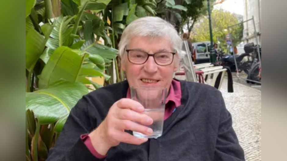 Po roku dotkliwego bólu w klatce piersiowej i brzuchu Jerry dowiedział się, że cierpi na nowotwór