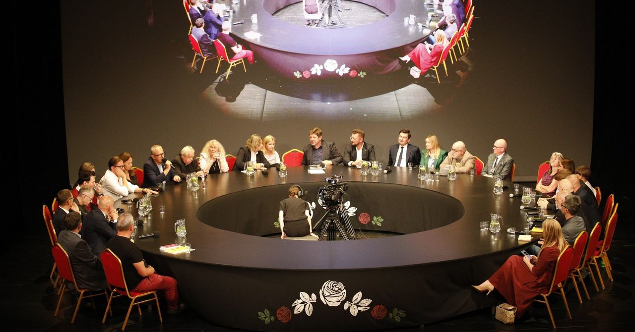 Katowice: Debata "Śląski Stół" w Teatrze Śląskim