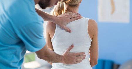 NFZ ogranicza rehabilitację w domu. Co to oznacza dla pacjentów?