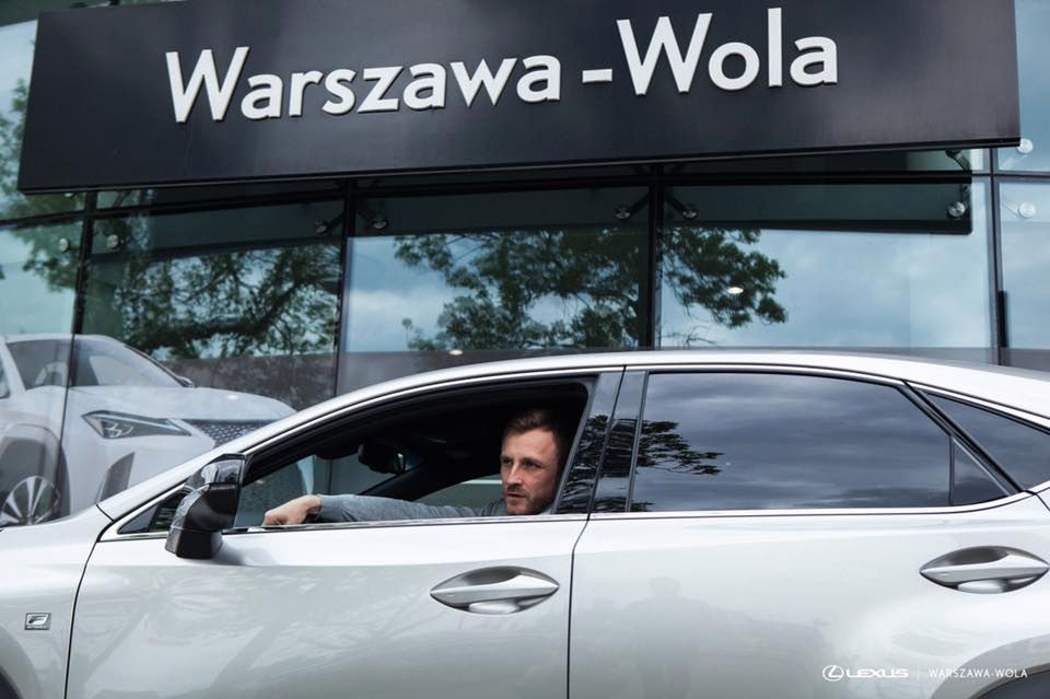 Kamil Nożyński ma nowy samochód (fot. Lexus Warszawa-Wola)