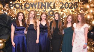 Radom: Połowinki uczniów VI LO im. Jana Kochanowskiego