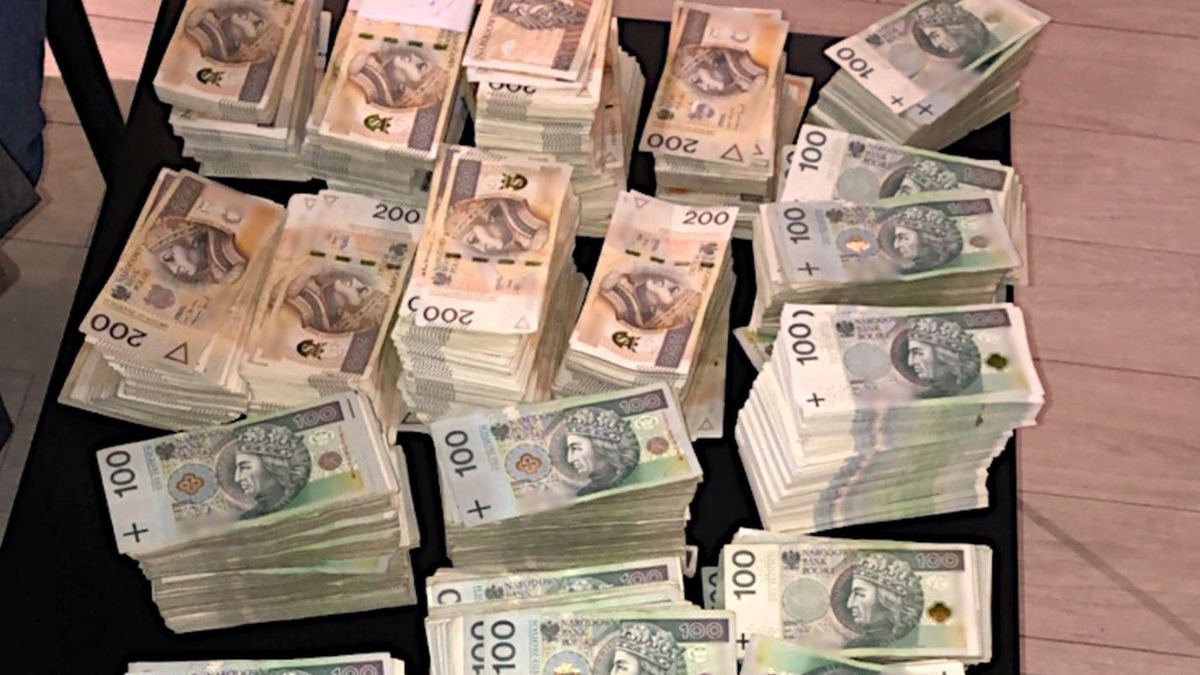 Policja rozbiła gang handlarzy lekami