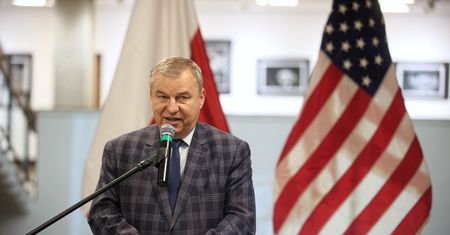 "Rozkładanie nóg", "płacenie w naturze". Skandal w Krakowie