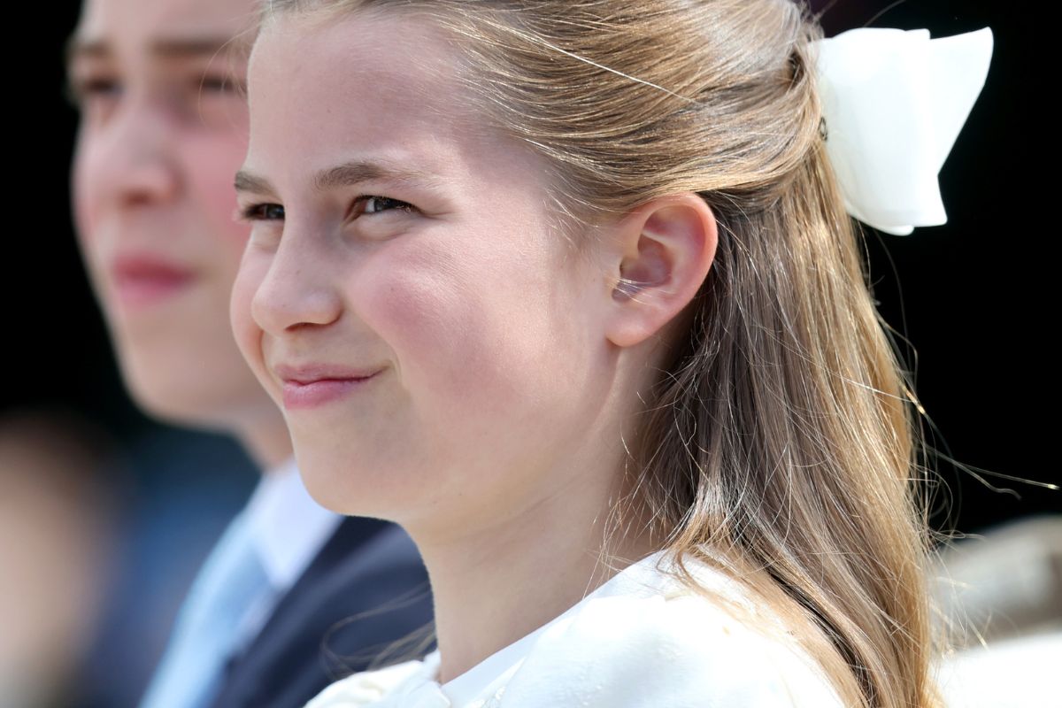 Księżniczka Charlotte na Trooping the Colour. Ludzie patrzyli na jej paznokcie