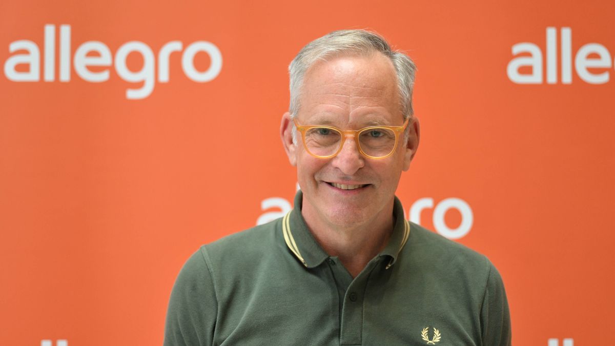 Roy Perticucci
Director of Allegro Roy Perticucci attends meeting with journalists on occasion of entry of Allegro, largest online marketplace in Central Europe, to Czech market, in Prague, Czech Republic, July 31, 2023. (CTK Photo/Michaela Rihova) 
Dostawca: PAP/CTK
Michaela Rihova
Czech, Poland, internet, market, Allegro