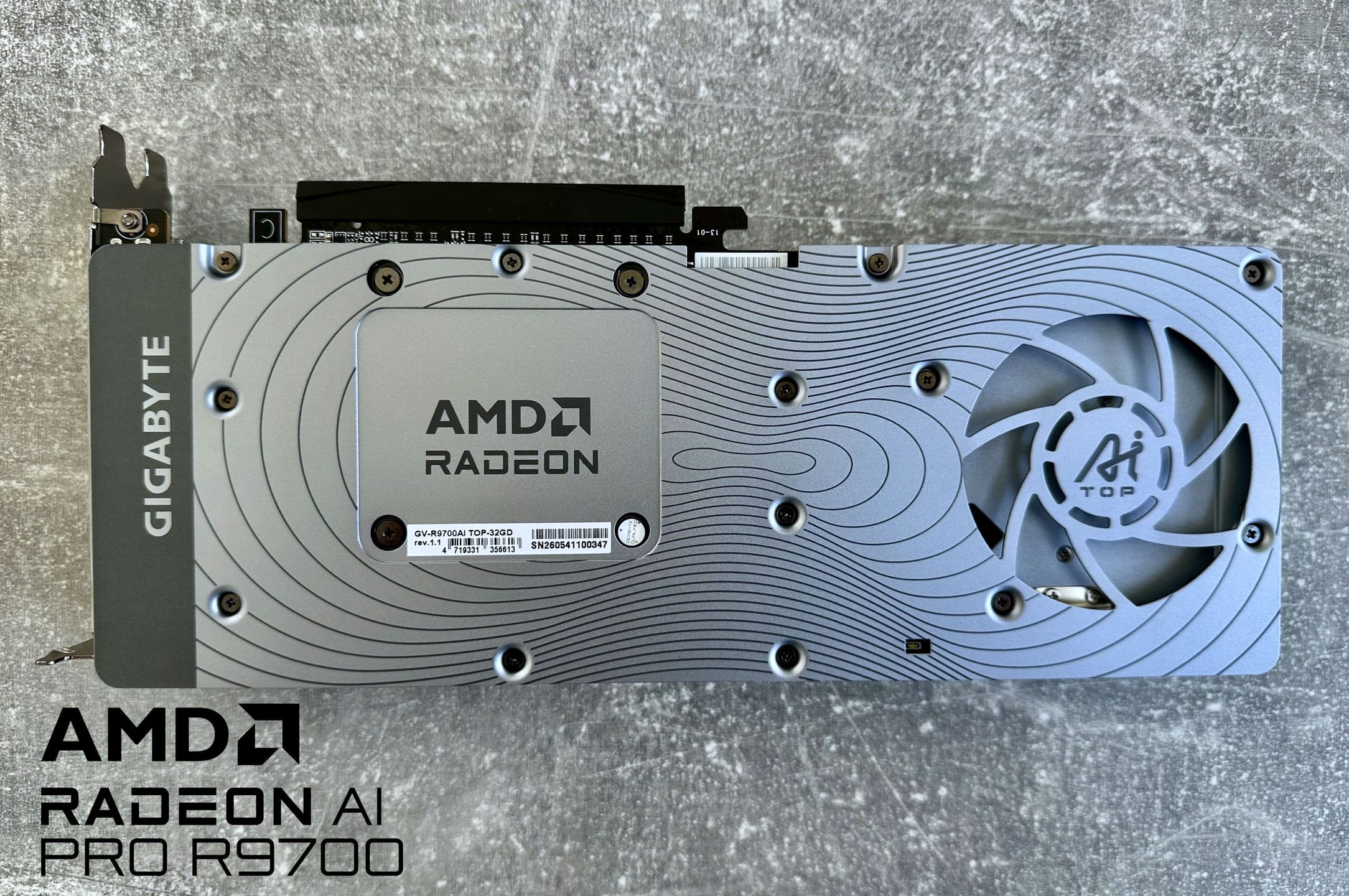 GIGABYTE Radeon AI PRO R9700 32 GB