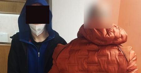 Zwabili do mieszkania, grozili nożem i metalową rurką. Jest reakcja policji