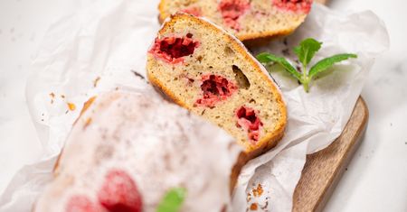 Mięciutka i delikatna babka z dodatkiem popularnego napoju. Idealna na ciepłe popołudnie