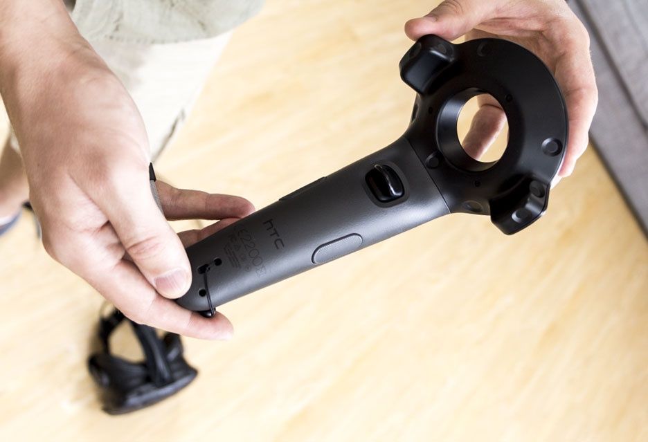 HTC Vive kontrolery