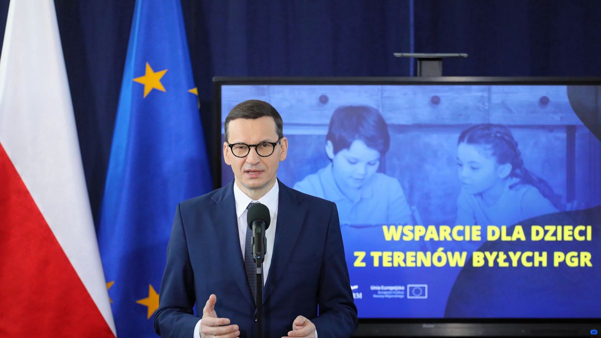 Na zdjęciu Mateusz Morawiecki na konferencji prasowej w Zatorach