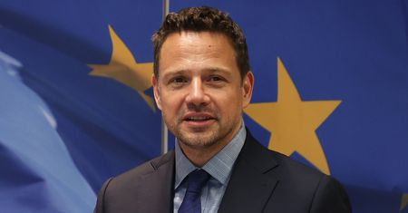 Rafał Trzaskowski ma "starego diesla". Na razie nie spieszy się z wymianą