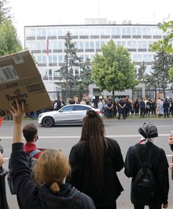 Warszawa przeciwko rasizmowi. Odbył się protest przed ambasadą USA