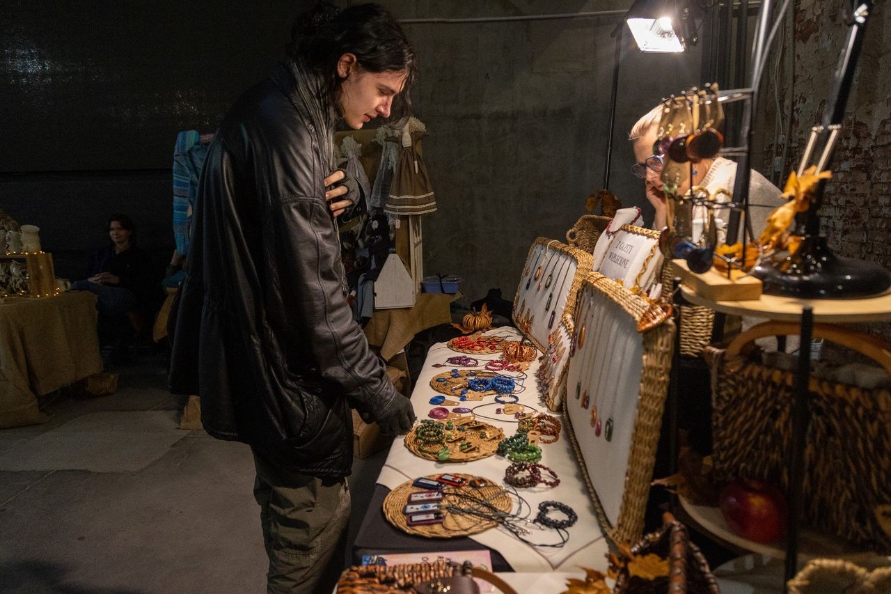 Łódź: Jesienny Kiermasz Rękodzieła i Staroci w Ogrodach Geyera. Co można było kupić?