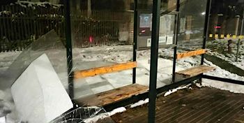 Iława: 35-latek zniszczył przystanek, "bo się nudził"