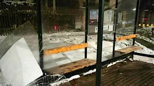 Iława: 35-latek zniszczył przystanek, "bo się nudził"