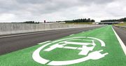 Pierwsza taka autostrada w Europie. Ładuje auta w trakcie jazdy