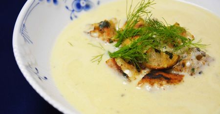 Zupa czosnkowa. Pomysł na jesienny obiad