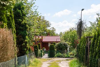 Wakacje na RODOS coraz droższe. Działki drożeją, a chętnych nie brakuje