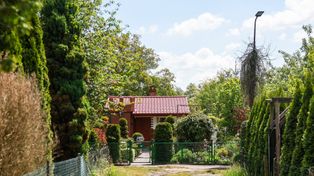 Wakacje na RODOS coraz droższe. Działki drożeją, a chętnych nie brakuje