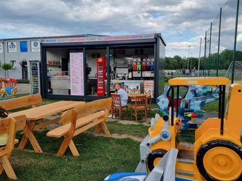 Pleszew: Teraz na stadionie wypijesz bubble tea, zjesz bąbelkowego gofra i spróbujesz lodów! Stadion żyje cały dzień