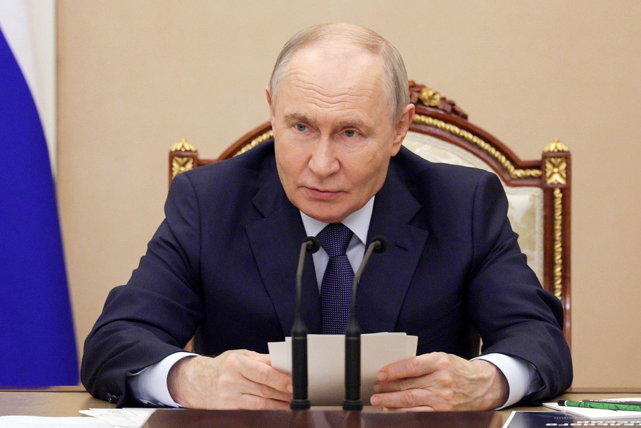 Ukraińskie drony przebiły się przez obronę rodzinnego miasta Putina. Wybuchł pożar