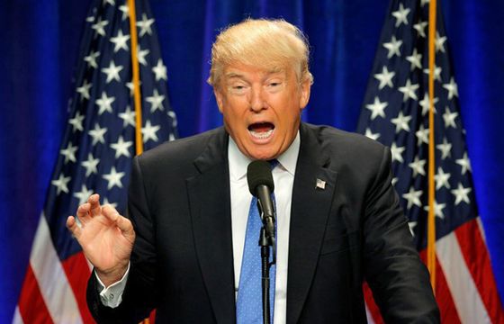 Donald Trump blokując przeciwników na Twitterze złamał konstytucję USA. Sąd wydał wyrok