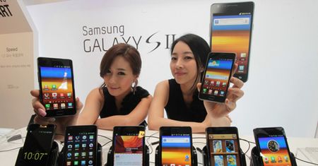 Samsung chce sprzedać 374 mln komórek w 2012 roku – Nokia ma powody do zmartwień?