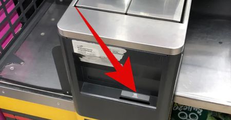 Aż zrobiliśmy zdjęcie. Ukryta funkcja kasy w Biedronce. Mało kto o niej wie