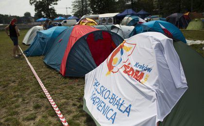 Hotelarze nie obłowili się na ŚDM. Część pielgrzymów wybrała namioty