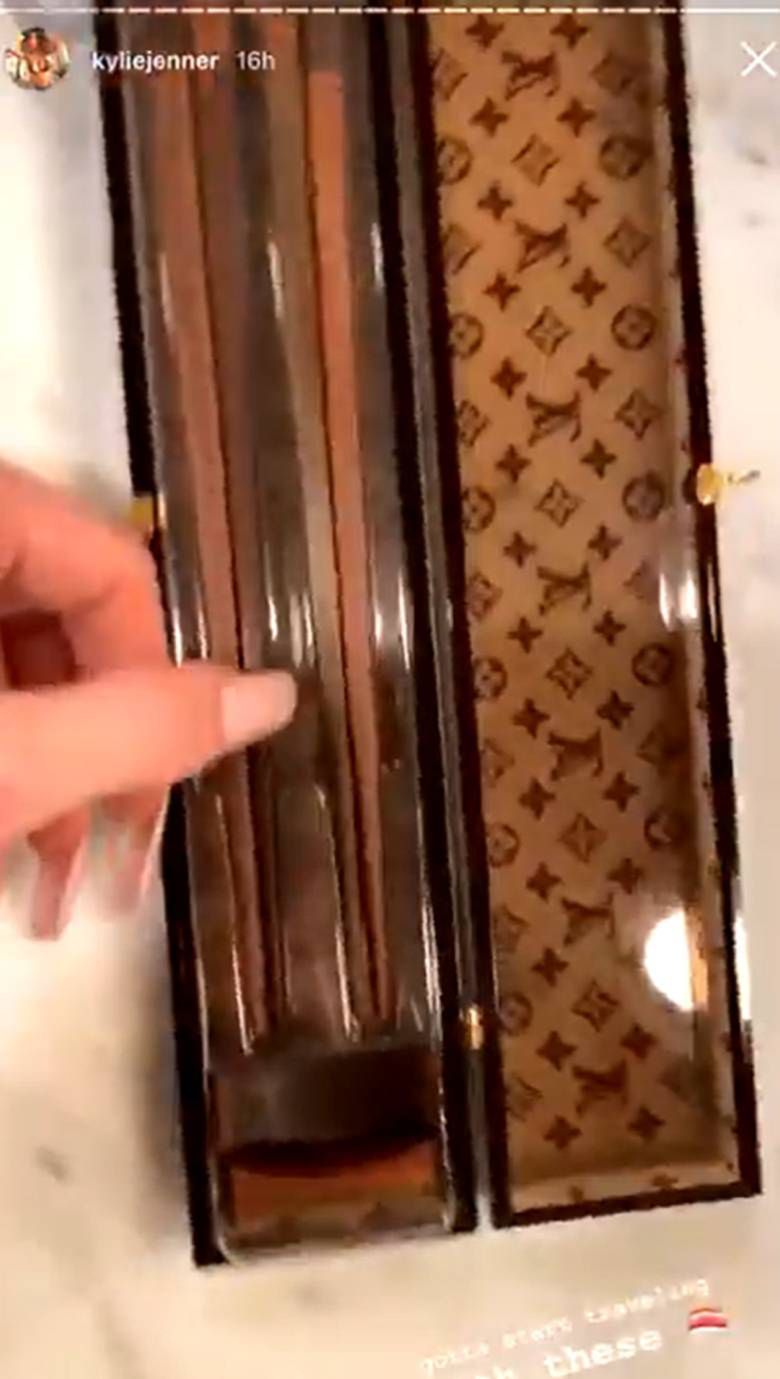 Kylie Jenner chwali się luksusowymi pałeczkami