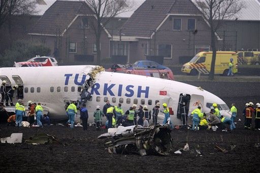9 osób zginęło w katastrofie tureckiego samolotu