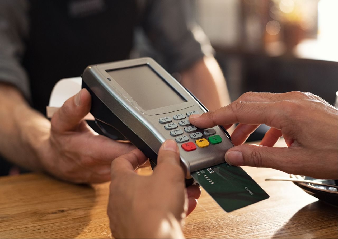 Płacił nie swoją kartą bankomatową
