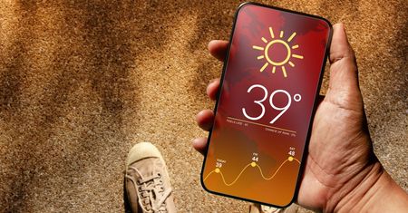 Upały źle wpływają na smartfony. Tak możesz chronić telefon przed przegrzaniem