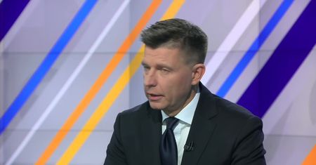 Petru: Oni kupują czas, żeby posprzątać po sobie albo zacierać ślady i rozdać trochę pieniędzy