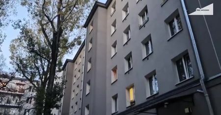 Pięciolatka wypadła z okna na pierwszym piętrze. Przechodzień próbował ją złapać