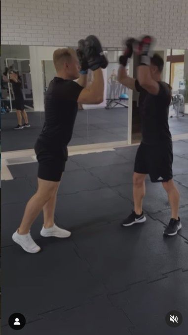Marcin Hakiel trenuje sztuki walki