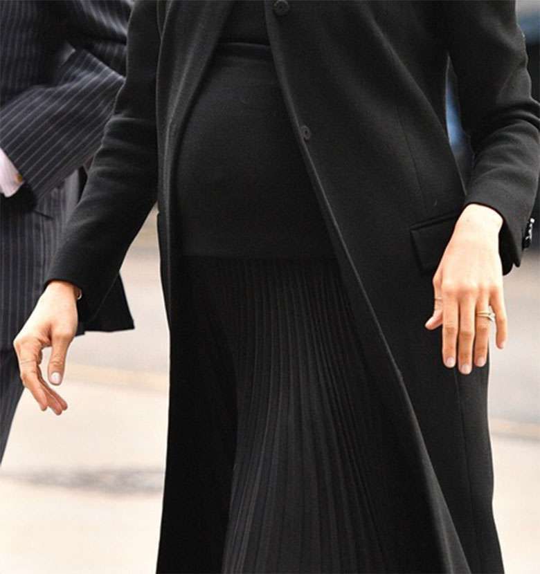 Stylizacja Meghan Markle na spotkaniu ze studentami