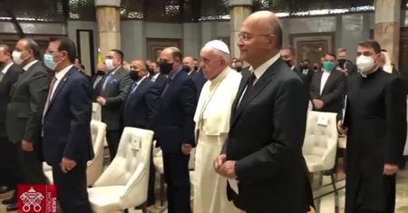 Papież Franciszek rozpoczął historyczną wizytę w Iraku.