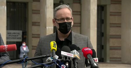 Minister zdrowia przyjął pierwszą dawkę szczepionki na COVID-19.