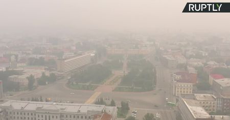 Irkuck dusi się od dymu z pożarów lasów. Chmura dotarła nawet na biegun północny.