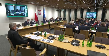 Sejmowa komisja zdrowia za ustawą o weryfikacji szczepień. Posłowie PiS przeciwko powszechnemu obowiązkowi szczepień