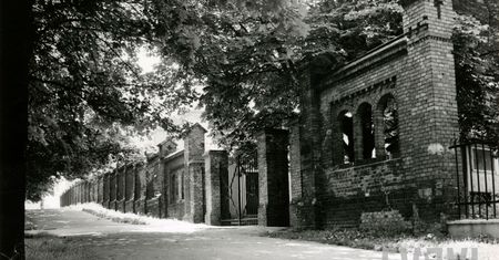 Ostatni spoczynek Wielkopolan: Historia i dziedzictwo Cmentarza Zasłużonych na Wzgórzu św. Wojciecha
