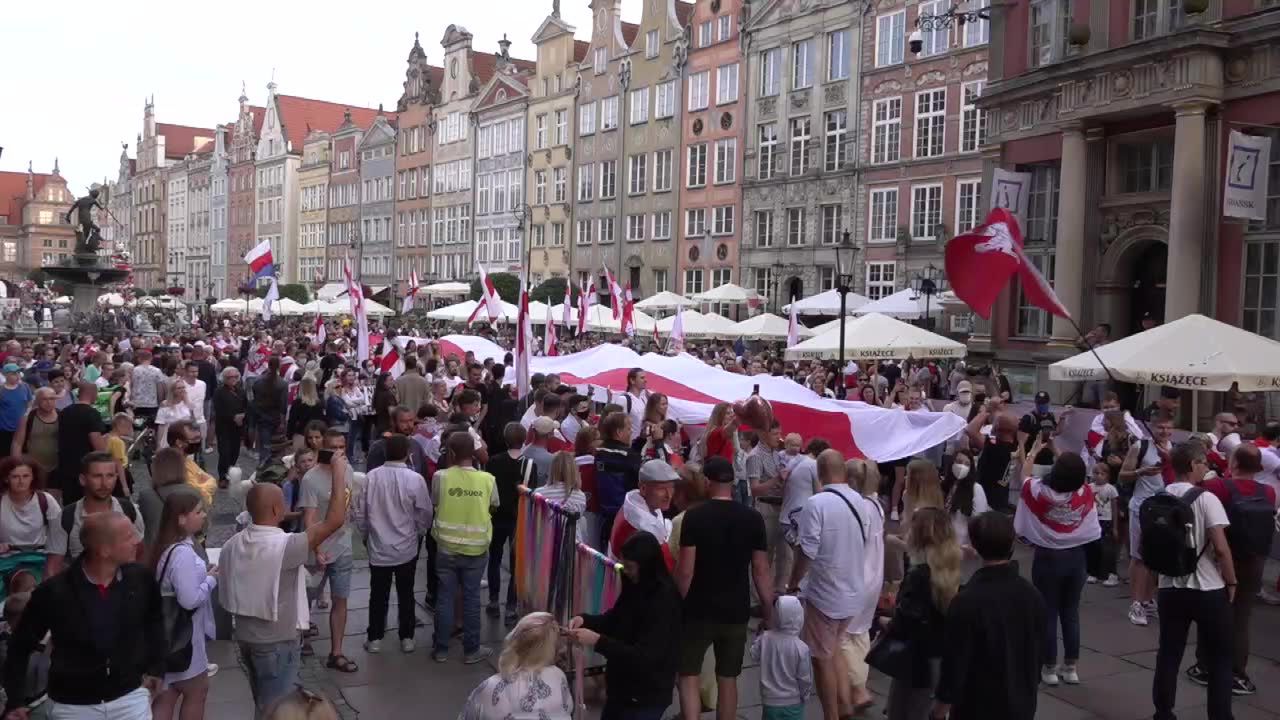 “Nadal wierzymy, że będzie wolny kraj”. Marsz solidarności z Białorusinami w Gdańsku.