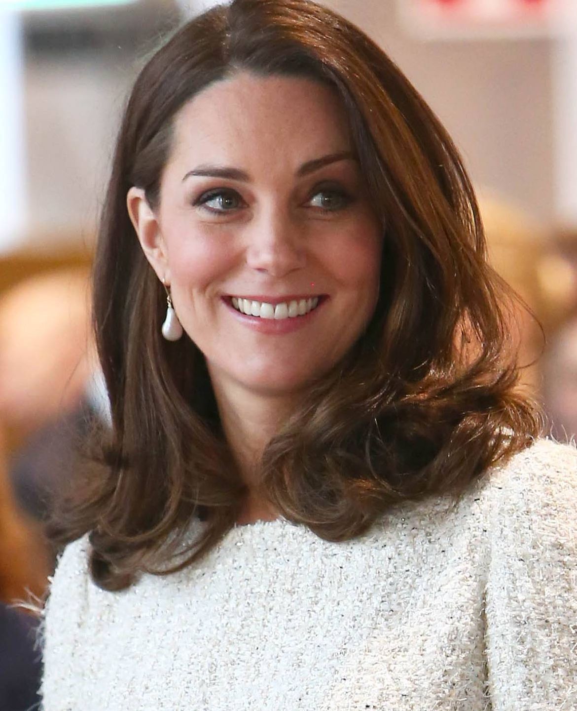 Księżna Kate w Szwecji pokazała ciążowy brzuszek w białej sukience Alexander McQueen