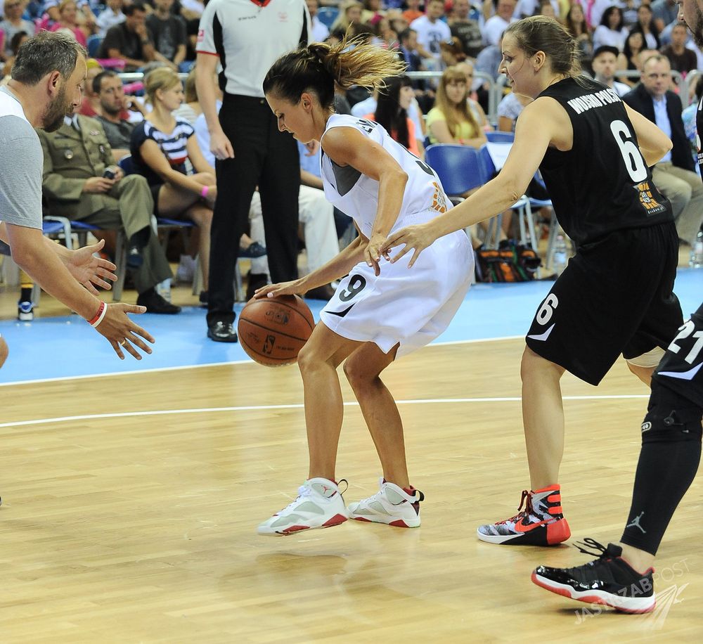 Anna Lewandowska na meczu Gortat vs. Wojsko Polskie
Fot. ons