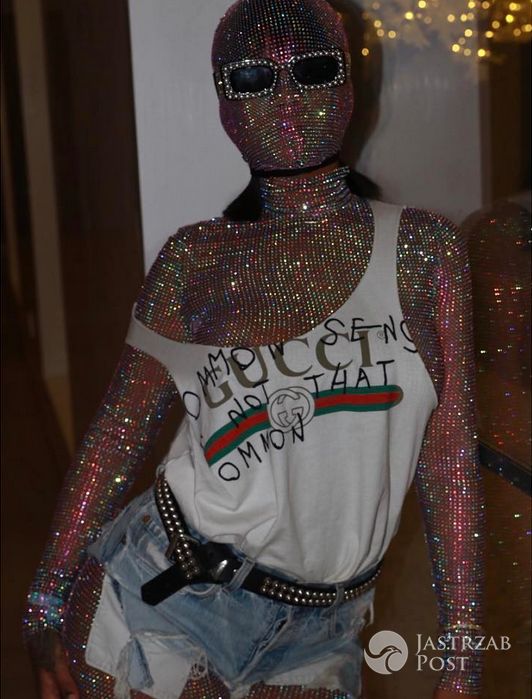 Rihanna w błyszczącym kombinezonie na Coachelli 2017