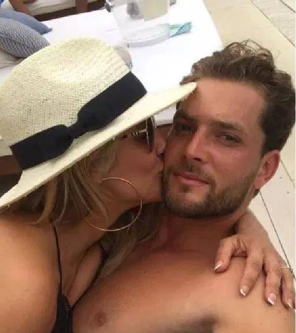 Caroline Flack i Lewis Burton